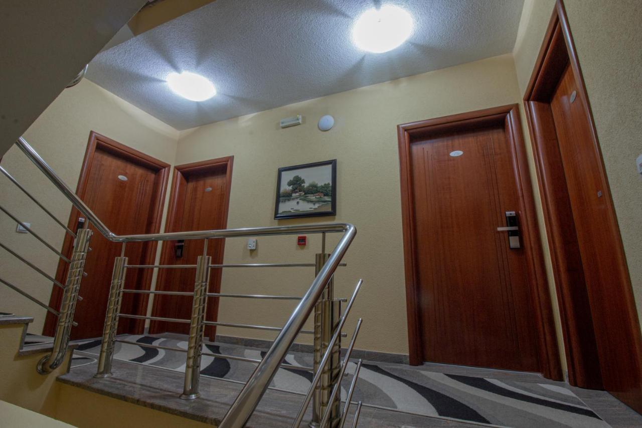 אוהריד Villa Dislievski מראה חיצוני תמונה